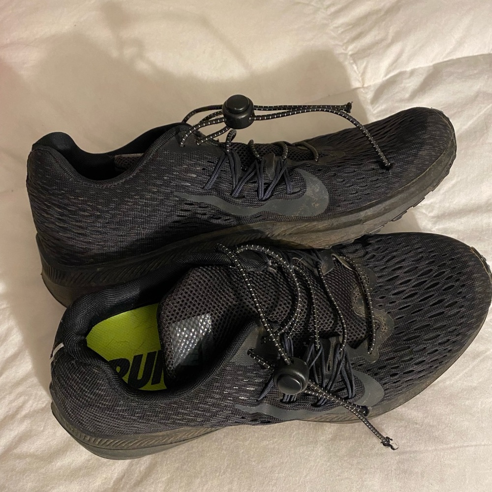 Black Nike running shoes!!